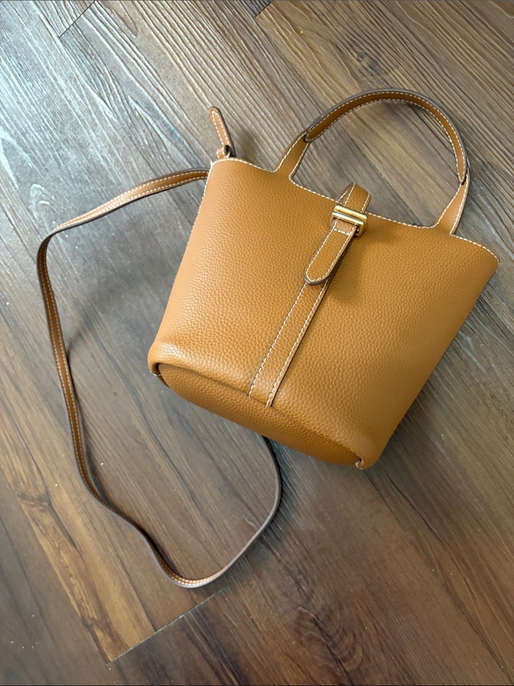 Classic Tan Leather Bucket Bag with Top Handle & Crossbody Strap